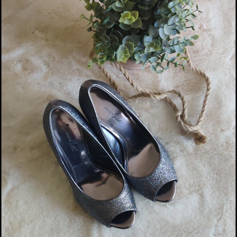 Jacqueline Ferrar stiletto heels